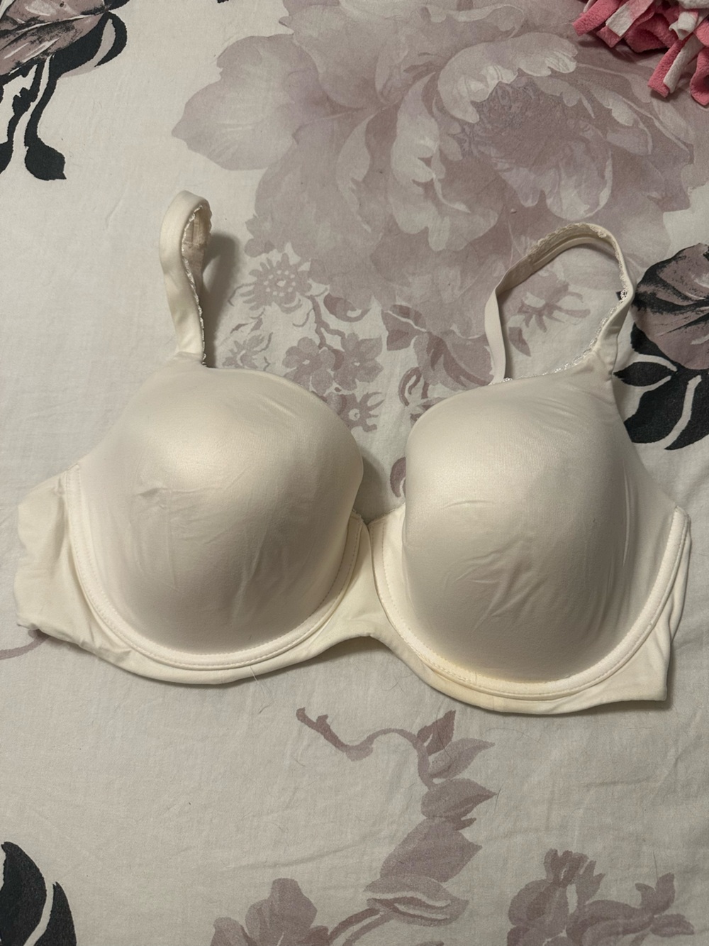 Victoria's Secret Cream Smooth Molded T-Shirt Bra